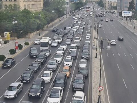 Bakının bir sıra yollarında tıxac yaranıb – SİYAHI