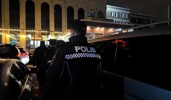 Bakıda SSRİ bayrağı qaldıranlar həbs olundu