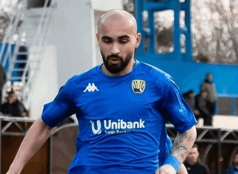 “Kəpəz”in futbolçusu bıçaqlandı: vəziyyəti ağırdır