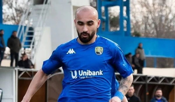 “Kəpəz”in futbolçusu bıçaqlandı: vəziyyəti ağırdır