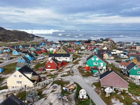 Qrenlandiya partiyasının liderləri ABŞ-ı adaya hörmətsizliyi dayandırmağa çağırıb
