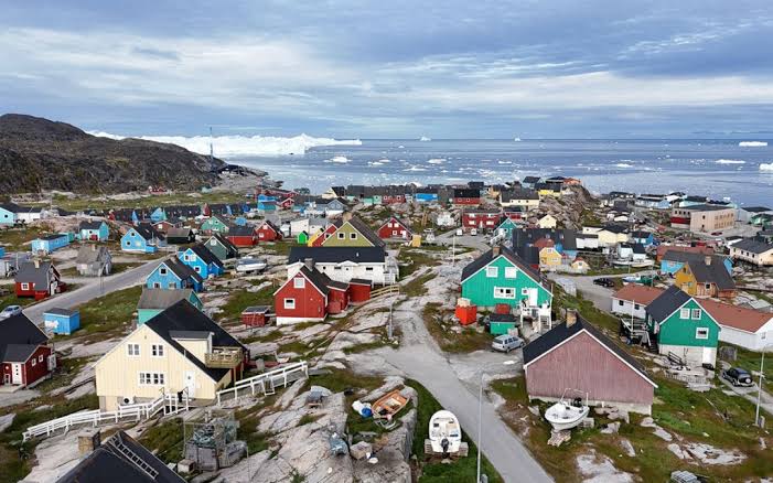 Qrenlandiya partiyasının liderləri ABŞ-ı adaya hörmətsizliyi dayandırmağa çağırıb