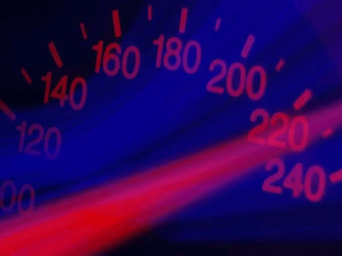 Maşınınızdakı bu düymə sizi sürət həddini aşmaqdan xilas edə bilər: DETALLAR