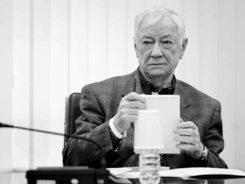 Rusiya millisinin keçmiş baş məşqçisi vəfat etdi