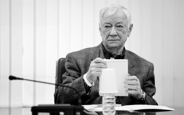 Rusiya millisinin keçmiş baş məşqçisi vəfat etdi