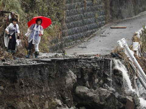 İndoneziyada daşqınlar nəticəsində ölənlərin sayı 850-yə yaxınlaşıb