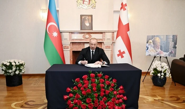 İlham Əliyev Gürcüstan səfirliyində: başsağlığı verdi – Foto