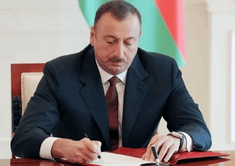 İlham Əliyev bu şəxsləri də təltif etdi