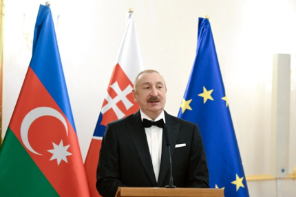 İlham Əliyev Slovakiya prezidentini Azərbaycana səfərə dəvət etdi