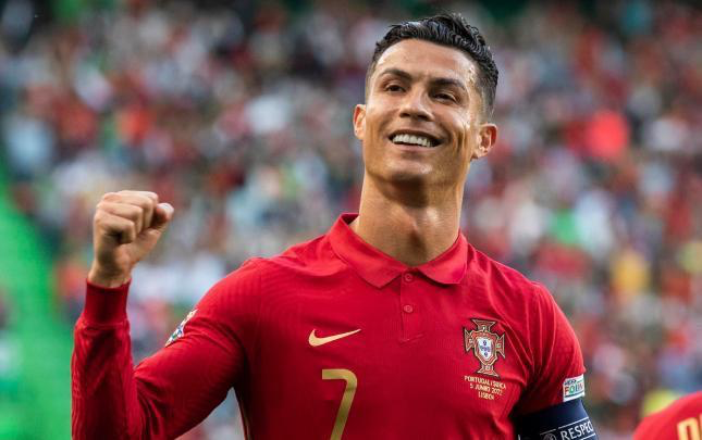 Məşhur futbolçu Portuqaliya millisinə çağırıdı Məşhur futbolçu Portuqaliya millisinə çağırıdı