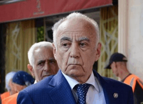 Hacıbala Abutalıbov bu kənddə yaşayır