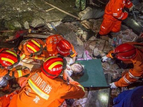 Çində güclü zəlzələ oldu