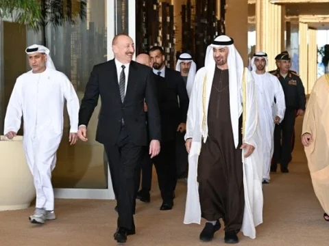 İlham Əliyev BƏƏ-yə getdi