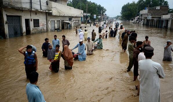Pakistan və Hindistanda ölənlərin sayı 100-ə çatır Pakistan və Hindistanda ölənlərin sayı 100-ə çatır