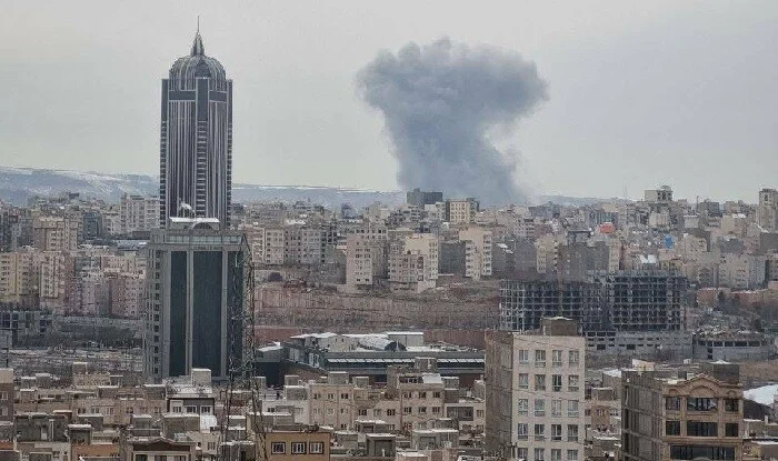 İsrail Tehran aeroportunun müdafiə sistemlərini vurdu
