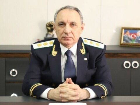 Prokuroru vəzifəsindən azad etdi