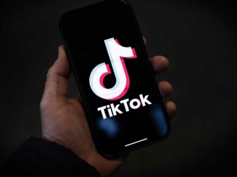 TikTok-da təhqir yazan 26 yaşlı qız cərimələndi