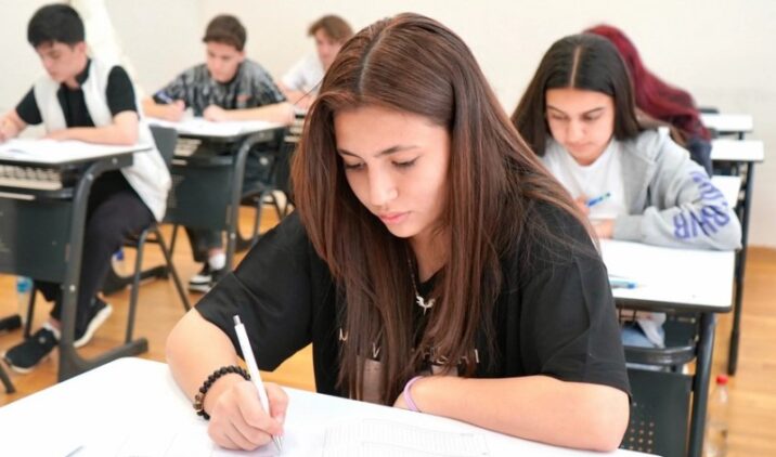 Ali məktəblərə ixtisas seçimində hansı qrup öndə gedir? – SİYAHI Ali məktəblərə ixtisas seçimində hansı qrup öndə gedir? – SİYAHI