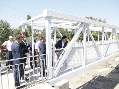 Qudyalçayın Köhnə Xaçmaz kəndindən keçən hissəsində yeni piyada körpüsü inşa olunub