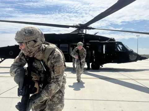 Desantlarımız terrorçu qrupun rəhbərini belə ələ keçirdi – Video