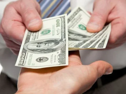 Azərbaycanda dollarlaşma azalır