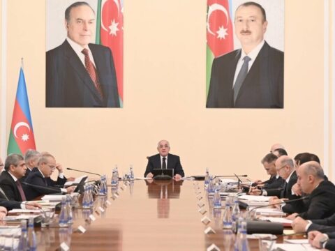 Əli Əsədov nazirləri topladı – FOTOLAR