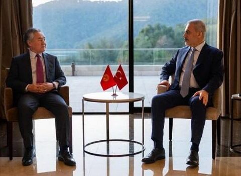 Fidan bu qələbədə ölkəsinin XİN başçısı ilə görüşdü