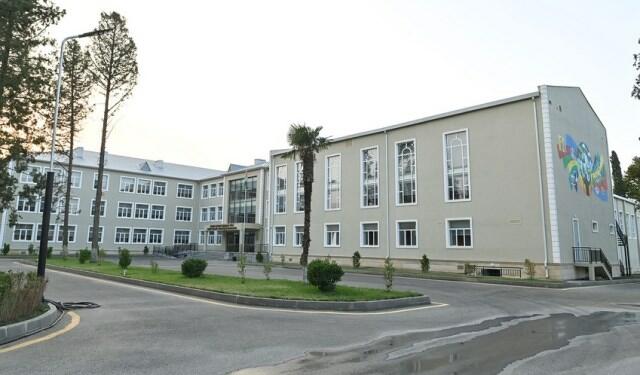 Bakıda bu məktəbin direktoru işdən çıxarıldı Bakıda bu məktəbin direktoru işdən çıxarıldı