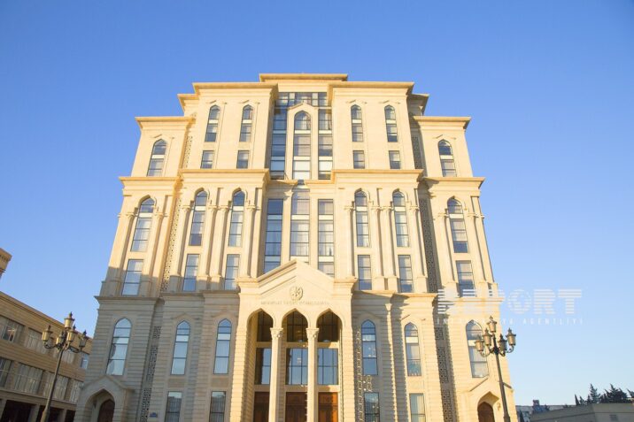 MSK-nın iclası başladı:Onun deputatlığına xitam verilir