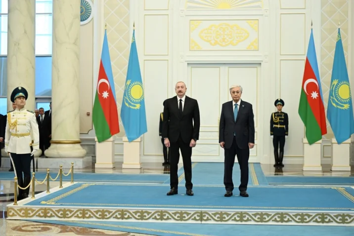 Astanada İlham Əliyevin rəsmi qarşılanma mərasimi olub Astanada İlham Əliyevin rəsmi qarşılanma mərasimi olub