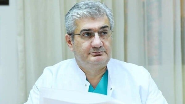 Tanınmış həkim vəzifəsindən azad oldu