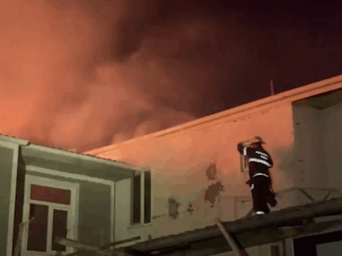 Bakıda evdə yanğın: İki nəfər xəsarət aldı