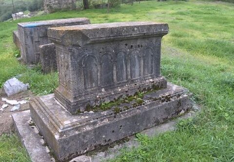 Ermənilərin özününküləşdirmək istədiyi Ağ xaç kilsəsi
