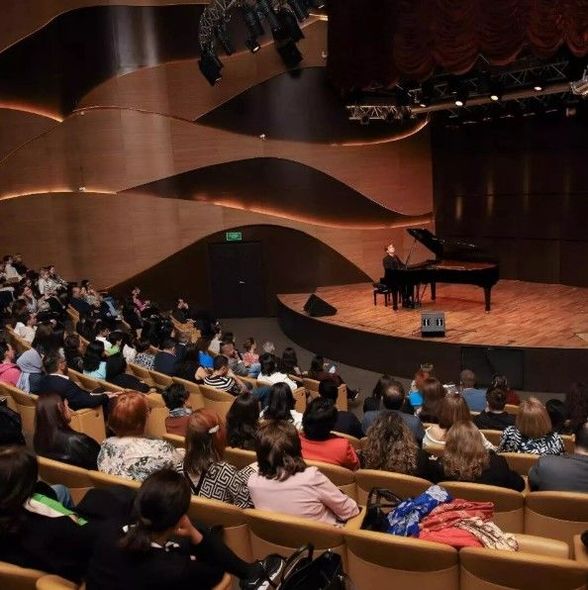 Bakıda konsert verən italyan pianoçu: “Vaqif Mustafazadənin əsərlərini ifa edirəm” Bakıda konsert verən italyan pianoçu: “Vaqif Mustafazadənin əsərlərini ifa edirəm”