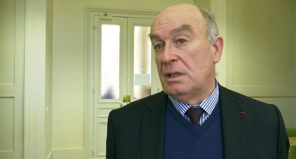 Fransanın fəxri deputat və senatorları Xurşidbanu Natəvanın abidəsinə qarşı vandalizmi pisləyiblər