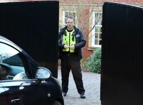 “Nyukasl” hücumçusunun evi “Mançester Siti” ilə oyun zamanı qarət edildi