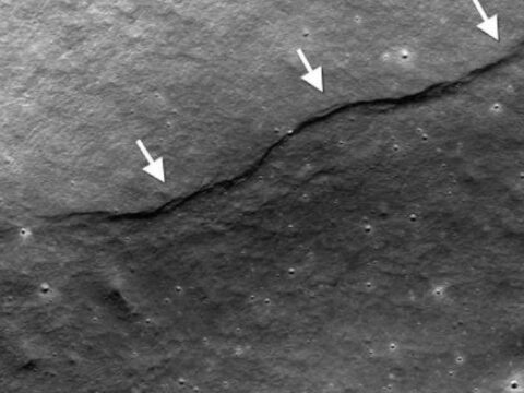 Ayın ölçüsü 100 metr kiçilib: Astronavtların həyatı təhlükədə