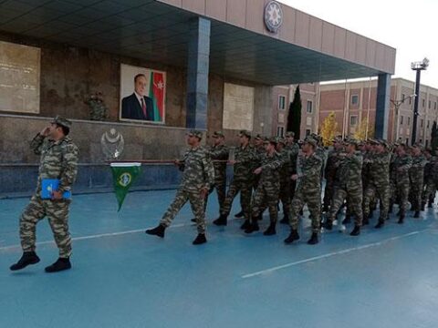 Xidmət müddəti başa çatan hərbi qulluqçuların tərxis olunması üzrə tədbirlər davam edir