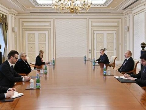 Prezident Bisera Turkoviçi qəbul etdi